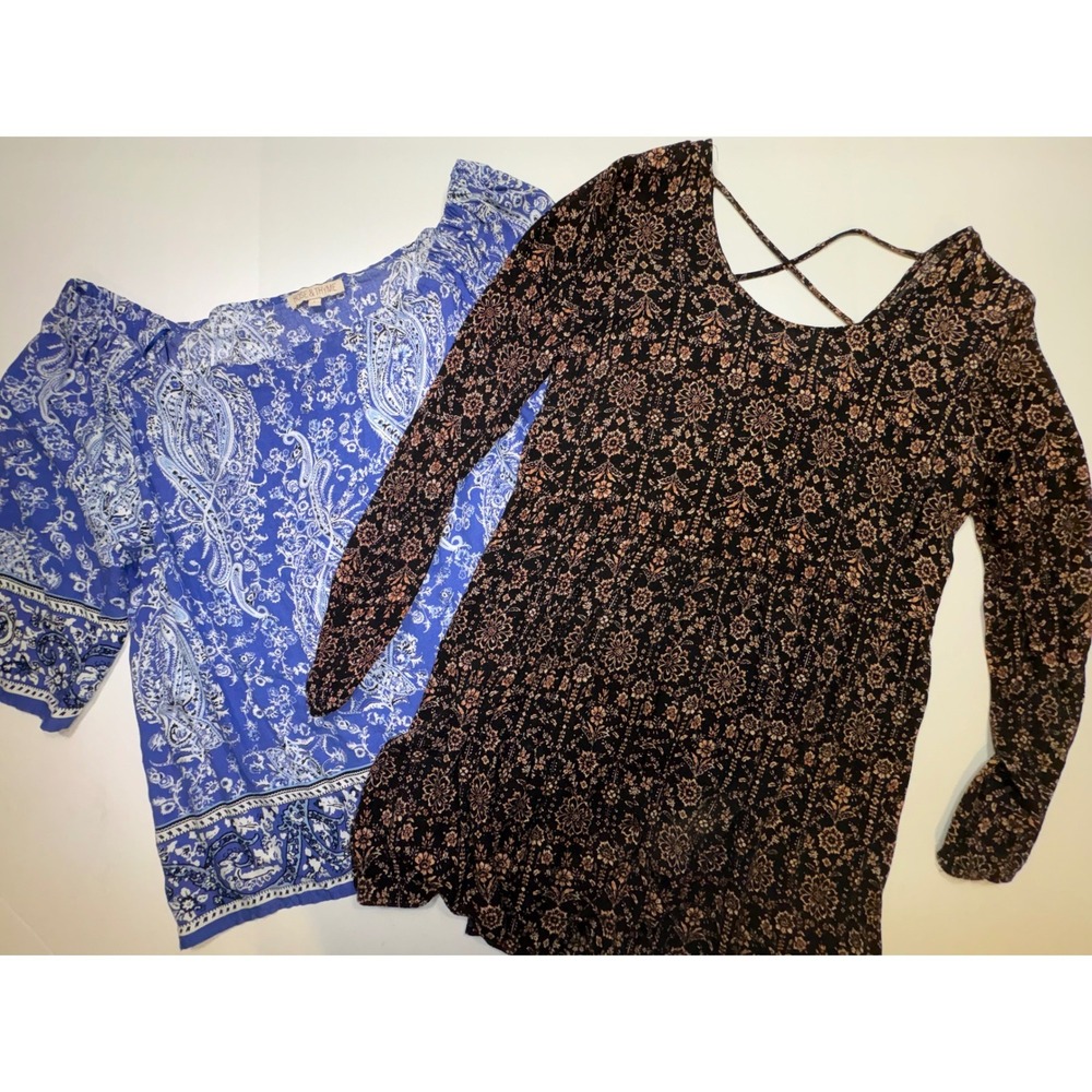 Rose & Thyme Blue Paisley Top & Forever 21 Floral Lattice Back Tunic Bundle L